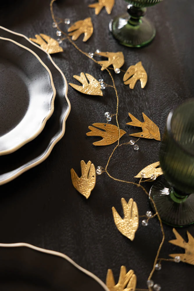 Antique Gold Doves Decorative Christmas Garland - Image 3