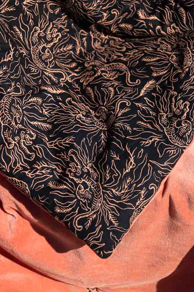 Black & Pink Velvet Tiger Reversible Quilt - Image 4