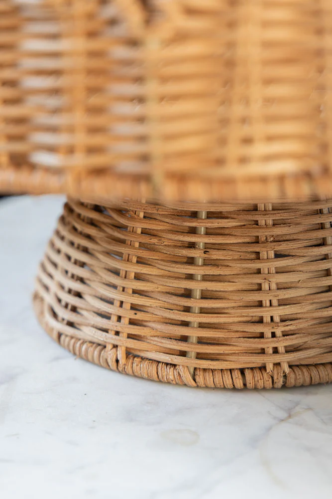 Footed Round Rattan Scalloped Display Stand - Image 6