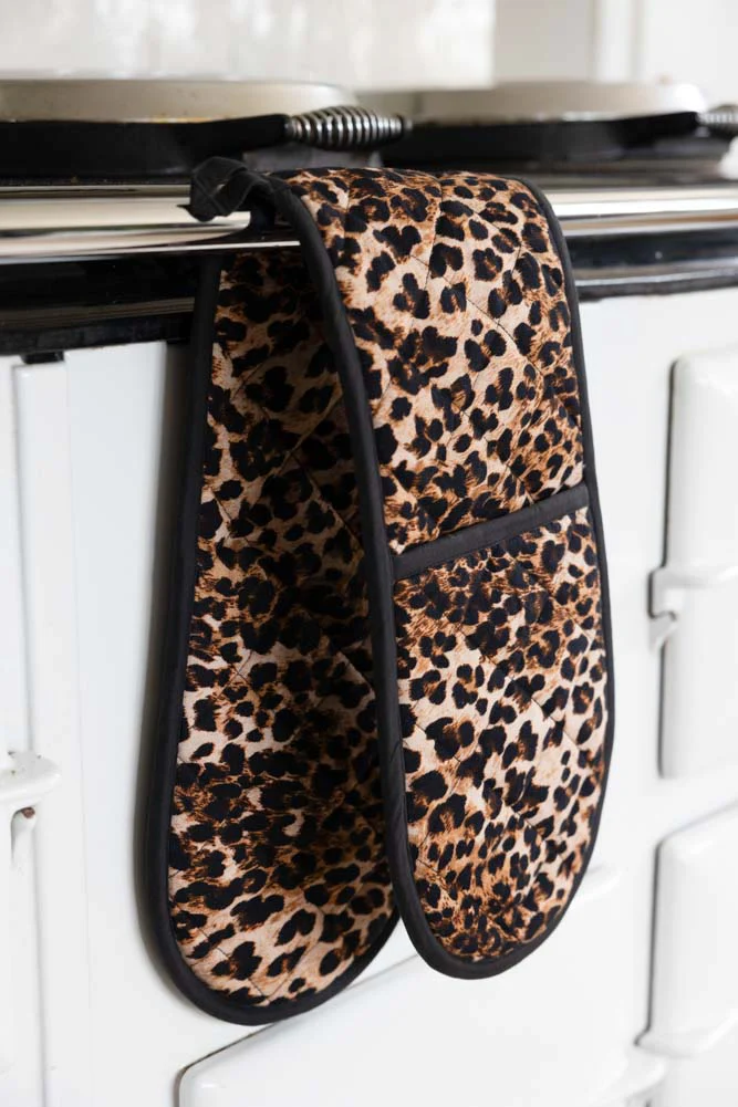 Luxury Leopard Print Oven Gloves - Image 5