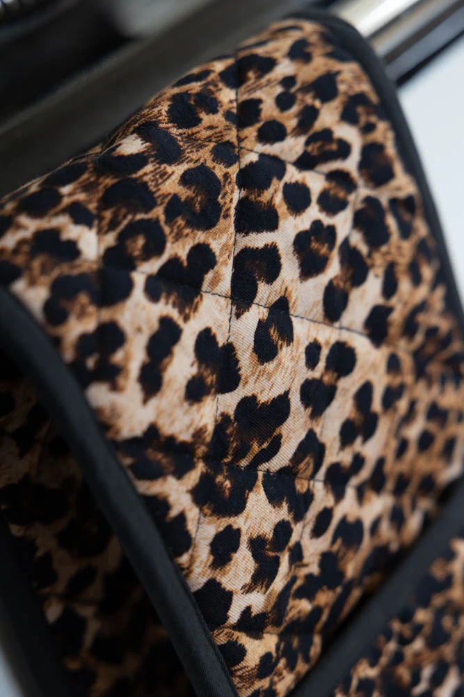 Luxury Leopard Print Oven Gloves - Image 9