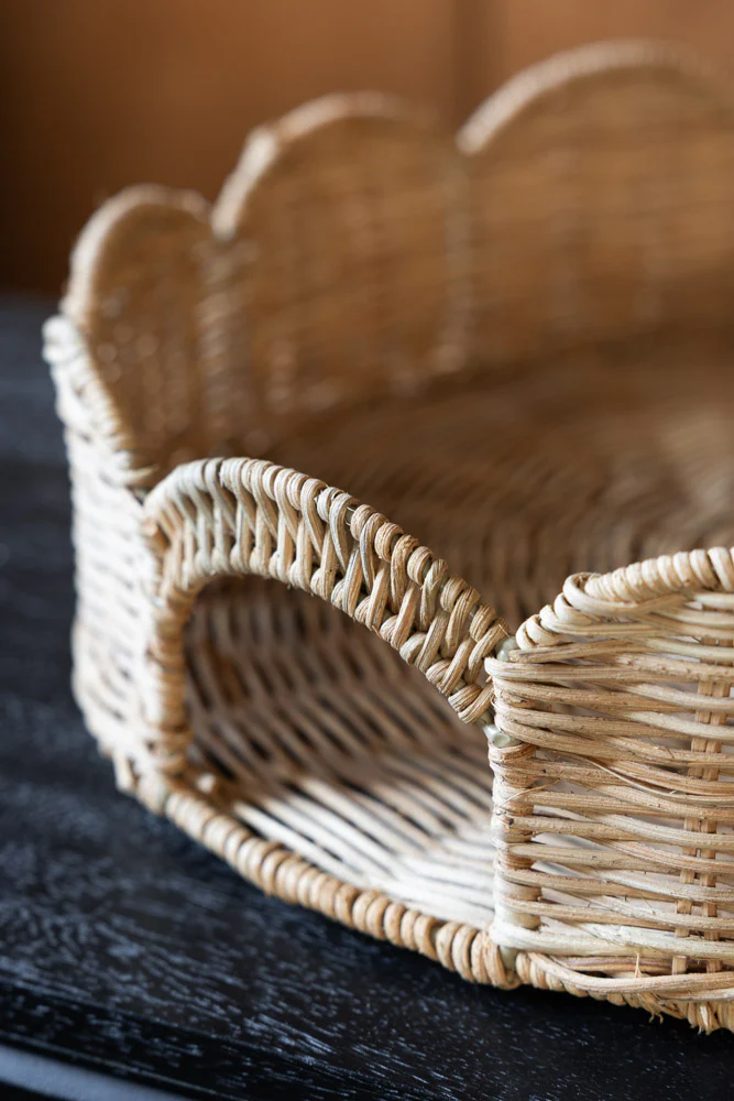 Pretty Round Rattan Scalloped Tray - Image 3